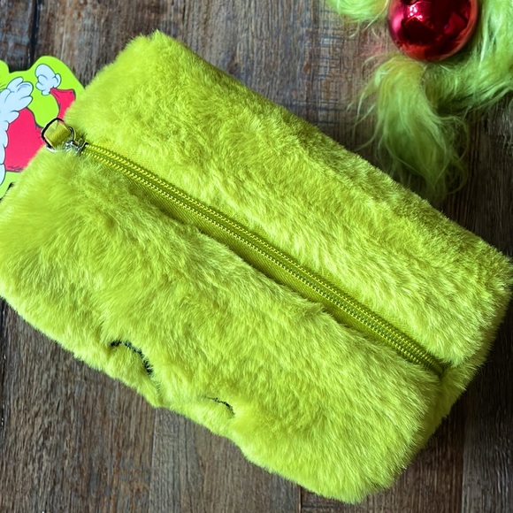 Grinch Cosmetic Bag - Picture 2 of 10